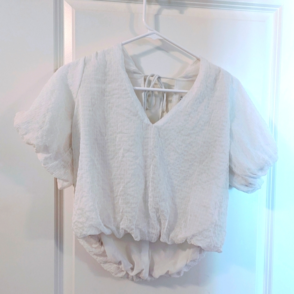 M White Puffy Short Sleeve Cropped Top